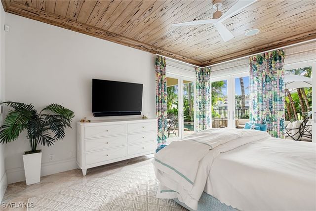 248 Point Salerno, Naples, FL 34108