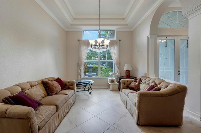 5835 Lago Del Sol Drive, Lake Worth, FL 33449