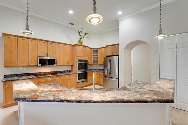 5835 Lago Del Sol Drive, Lake Worth, FL 33449