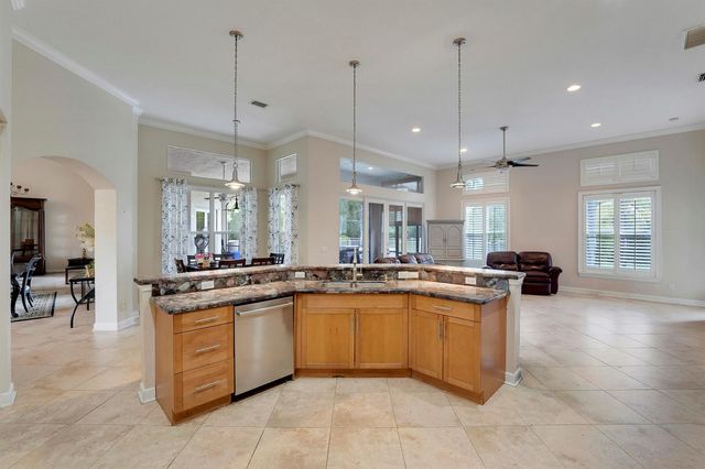 5835 Lago Del Sol Drive, Lake Worth, FL 33449