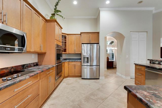5835 Lago Del Sol Drive, Lake Worth, FL 33449