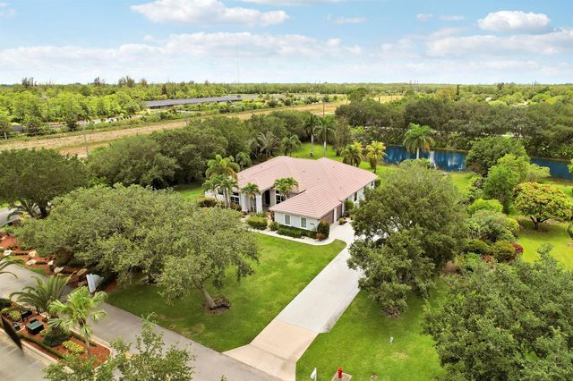 5835 Lago Del Sol Drive, Lake Worth, FL 33449