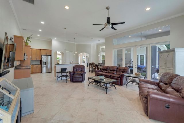 5835 Lago Del Sol Drive, Lake Worth, FL 33449