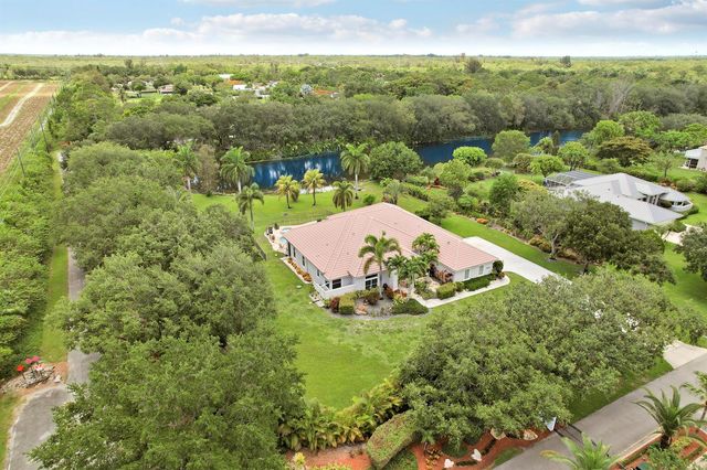 5835 Lago Del Sol Drive, Lake Worth, FL 33449