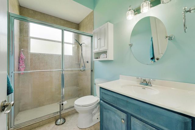 5835 Lago Del Sol Drive, Lake Worth, FL 33449
