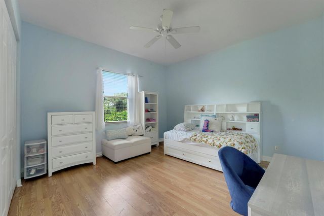 5835 Lago Del Sol Drive, Lake Worth, FL 33449