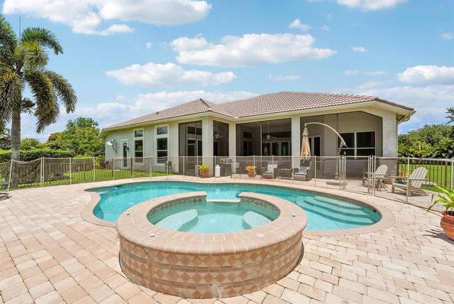 5835 Lago Del Sol Drive, Lake Worth, FL 33449