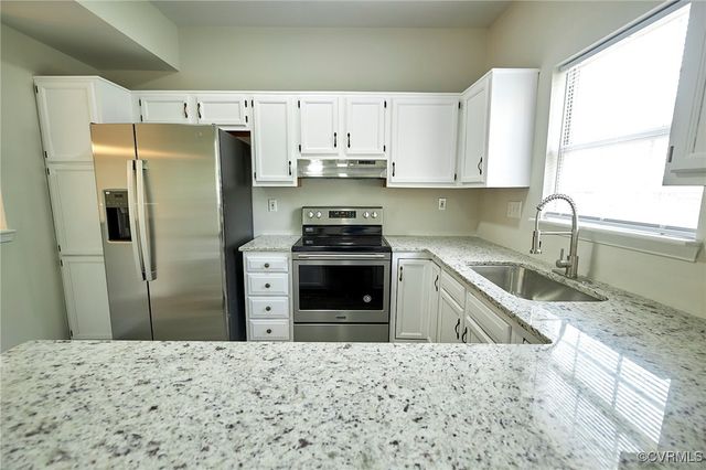 2926 Mary Beth Ln, Glen Allen, VA 23060