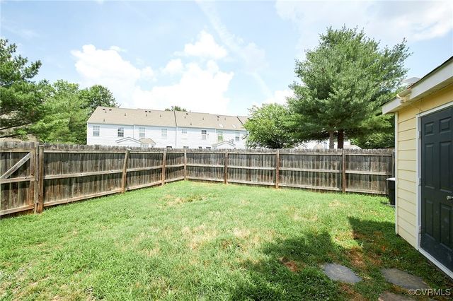 2926 Mary Beth Ln, Glen Allen, VA 23060