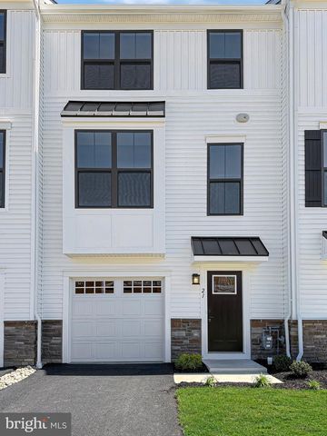 21 DOMENICA DR, Moorestown, NJ 08057