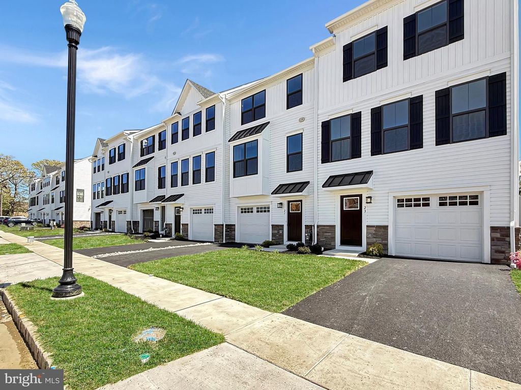 21 DOMENICA DR, Moorestown, NJ 08057