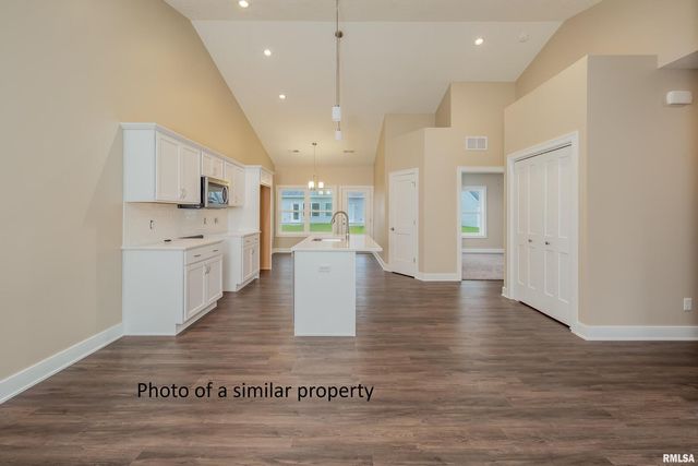 118 BEACON HARBOR Circle, East Moline, IL 61244