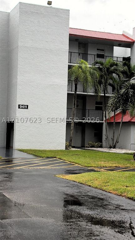 9411 Evergreen Pl 407, Davie, FL 33324