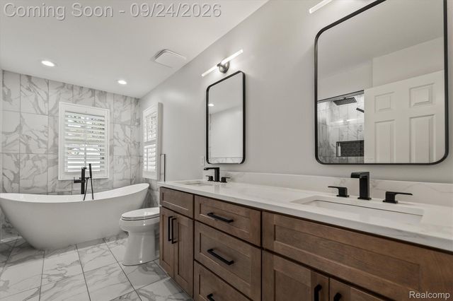 57256 Warwick Drive, Washington Township, MI 48094