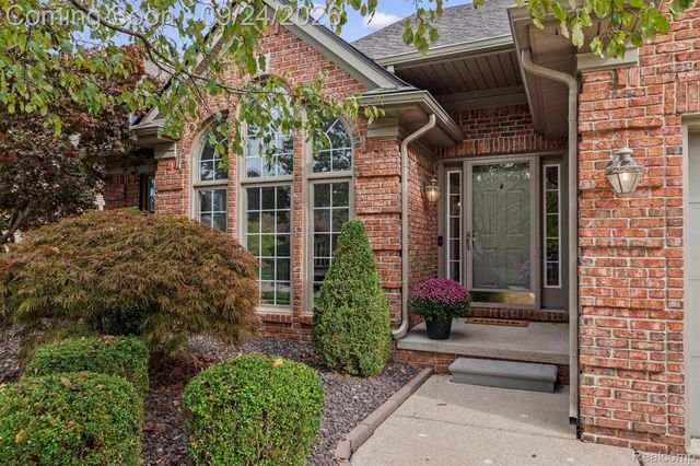 57256 Warwick Drive, Washington Township, MI 48094