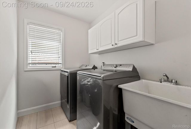 57256 Warwick Drive, Washington Township, MI 48094
