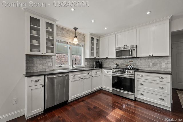 57256 Warwick Drive, Washington Township, MI 48094