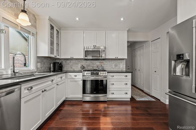 57256 Warwick Drive, Washington Township, MI 48094