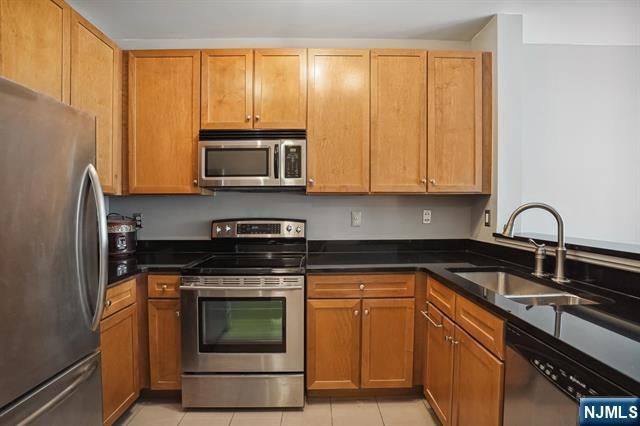 24 Ave At Port Imperial 226, West New York, NJ 07093