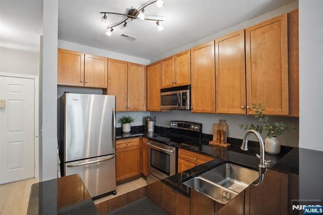 24 Ave At Port Imperial 226, West New York, NJ 07093
