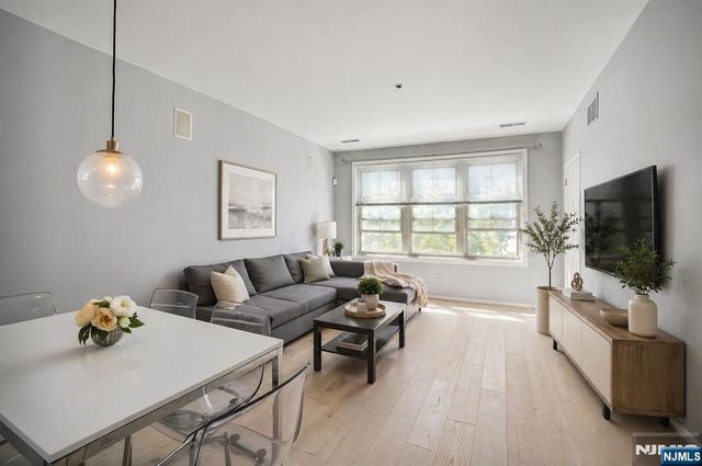 24 Ave At Port Imperial 226, West New York, NJ 07093