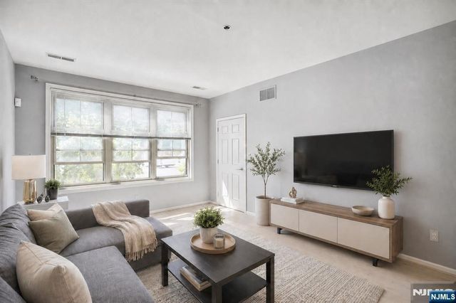 24 Ave At Port Imperial 226, West New York, NJ 07093