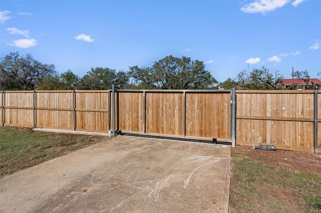 130 Richards DR, Buda, TX 78610