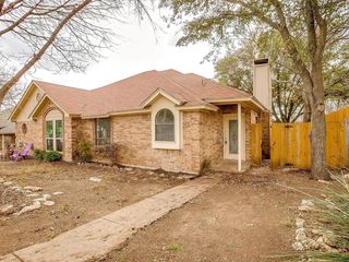 10311 Lone Pine Lane, Fort Worth, TX 76108