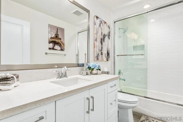347 Oak Ave, Carlsbad, CA 92008