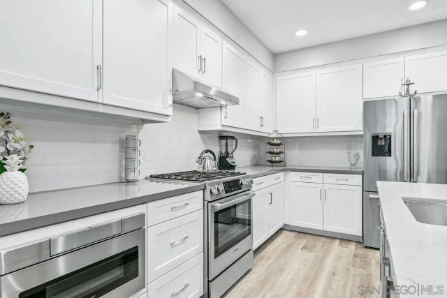 347 Oak Ave, Carlsbad, CA 92008