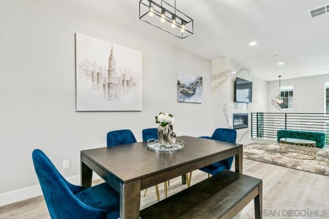 347 Oak Ave, Carlsbad, CA 92008