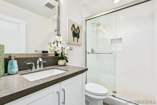 347 Oak Ave, Carlsbad, CA 92008