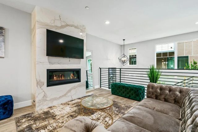 347 Oak Ave, Carlsbad, CA 92008