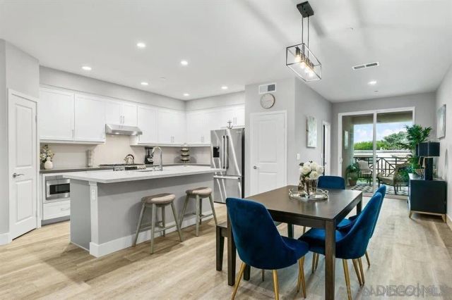 347 Oak Ave, Carlsbad, CA 92008