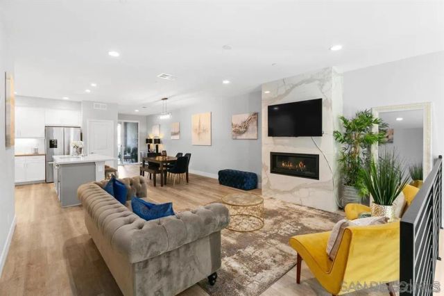 347 Oak Ave, Carlsbad, CA 92008