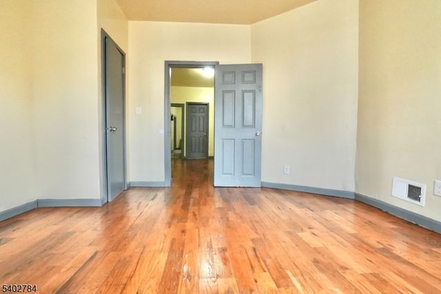 102 S 12Th St, Newark City, NJ 07107