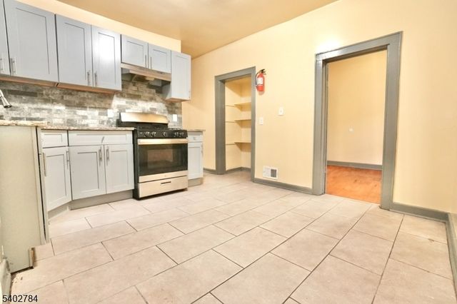 102 S 12Th St, Newark City, NJ 07107