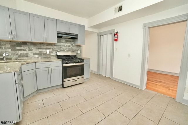 102 S 12Th St, Newark City, NJ 07107