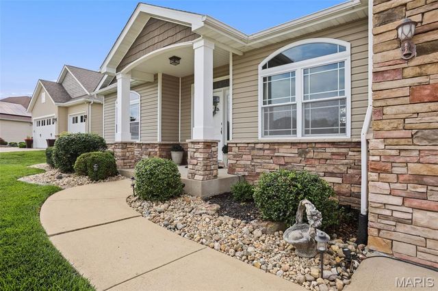 7348 Kindlewood Drive, Edwardsville, IL 62025