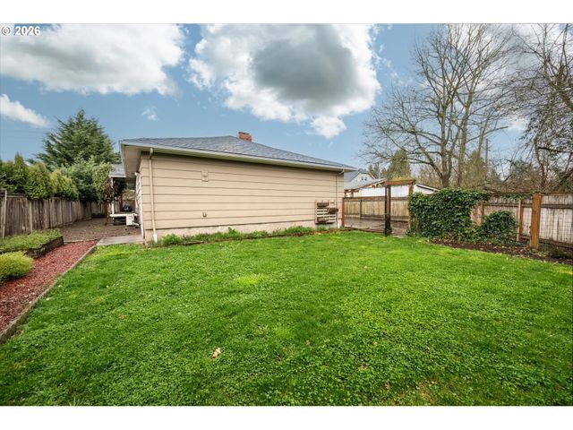 1697 ELANCO Ave, Eugene, OR 97401
