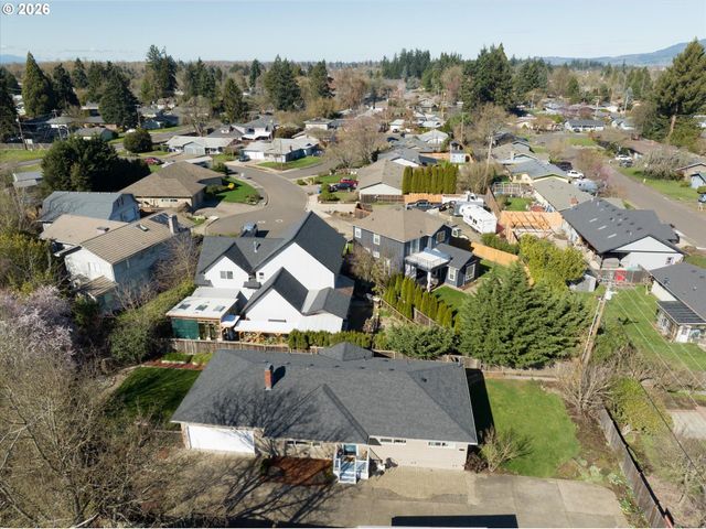 1697 ELANCO Ave, Eugene, OR 97401
