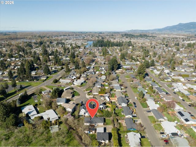 1697 ELANCO Ave, Eugene, OR 97401