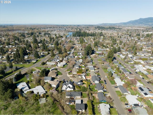 1697 ELANCO Ave, Eugene, OR 97401