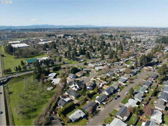 1697 ELANCO Ave, Eugene, OR 97401