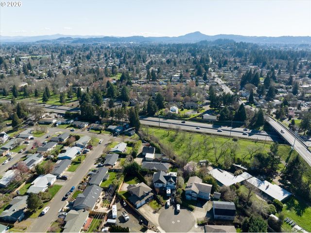 1697 ELANCO Ave, Eugene, OR 97401