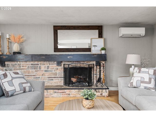 1697 ELANCO Ave, Eugene, OR 97401