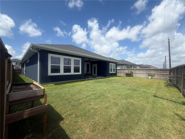 7830 Leylah Dr, Corpus Christi, TX 78414