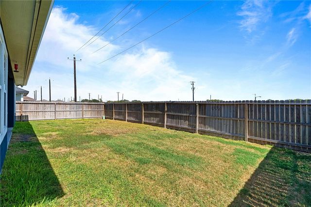 7830 Leylah Dr, Corpus Christi, TX 78414