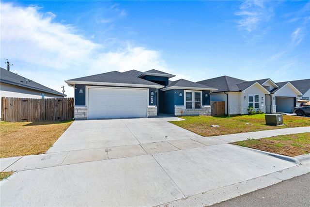 7830 Leylah Dr, Corpus Christi, TX 78414
