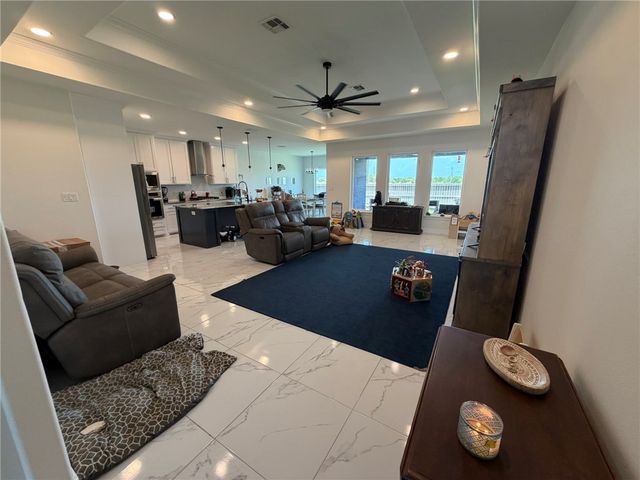 7830 Leylah Dr, Corpus Christi, TX 78414